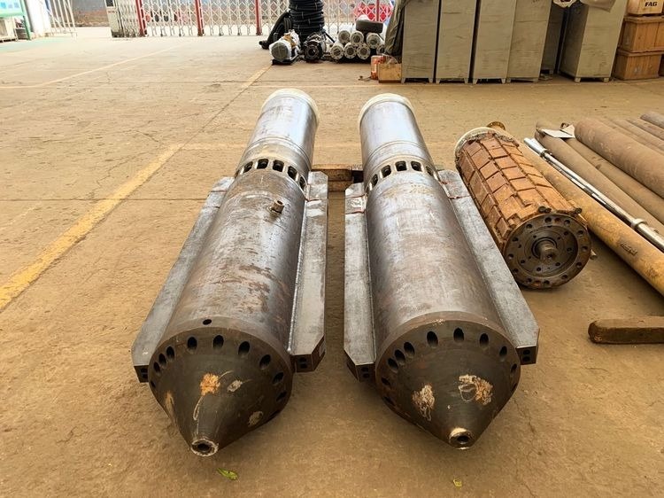 バイブロフロット装置で鋼鉄工事強化 400KVA発電機 電力 3445mm 長さ